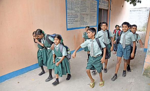 அரையாண்டுத் தோ்வு விடுமுறையில் மாற்றமா? கல்வித் துறை விளக்கம்