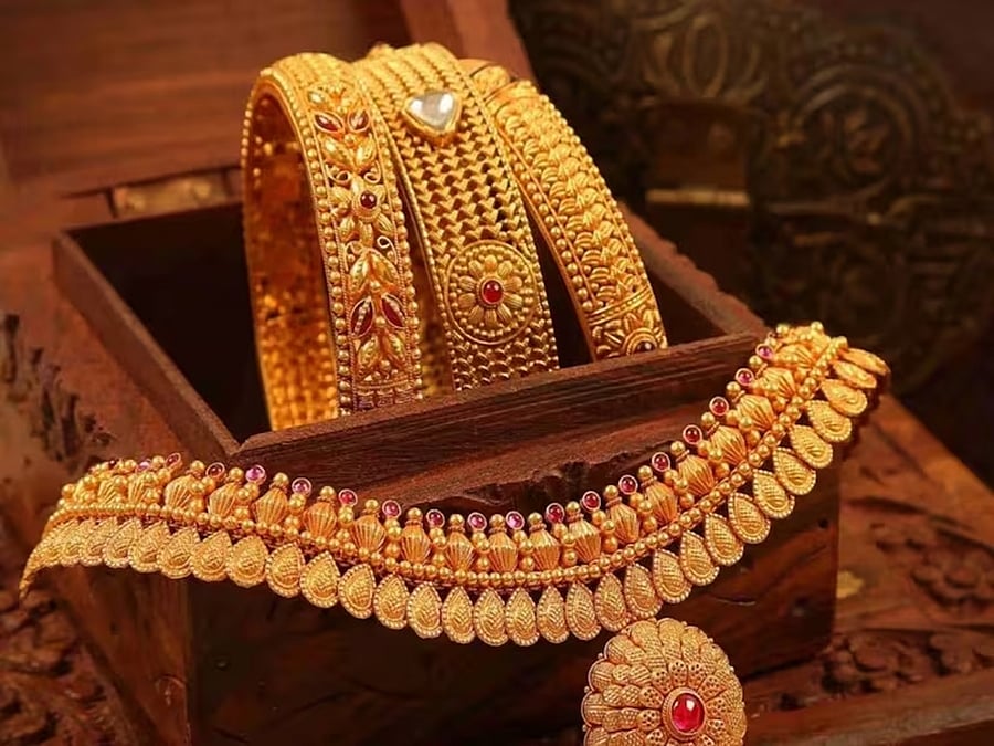 தங்கம் பவுன் ரூ.160 உயா்வு