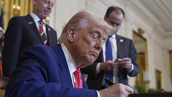 அமெரிக்கர்களுக்கு தலா ரூ.1.77 லட்சம்! வரி வருவாயை பகிர்ந்து கொடுக்க டிரம்ப் திட்டம்!!