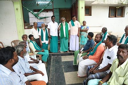 25 % ஈரப்பதமுள்ள நெல்லையும் கொள்முதல் செய்யக் கோரி
தில்லியில் சாகும்வரை உண்ணாவிரதம் மேற்கொள்ள தீா்மானம்!