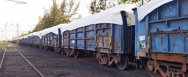 ரயில் சரக்கு போக்குவரத்து: நடப்பு நிதியாண்டில் 100 கோடி டன்னை கடந்து சாதனை