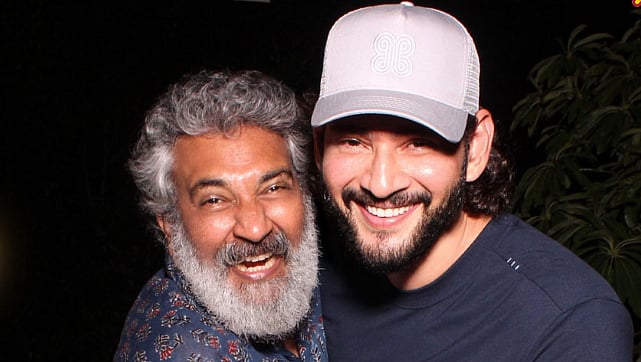 பிரம்மாண்டமாக நடைபெறும் ராஜமௌலி - மகேஷ் பாபு படத்தின் போஸ்டர் வெளியீடு!