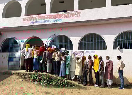 பிகார் தேர்தல்: மாலை 5 மணி வரை 60.13% வாக்குகள் பதிவு!