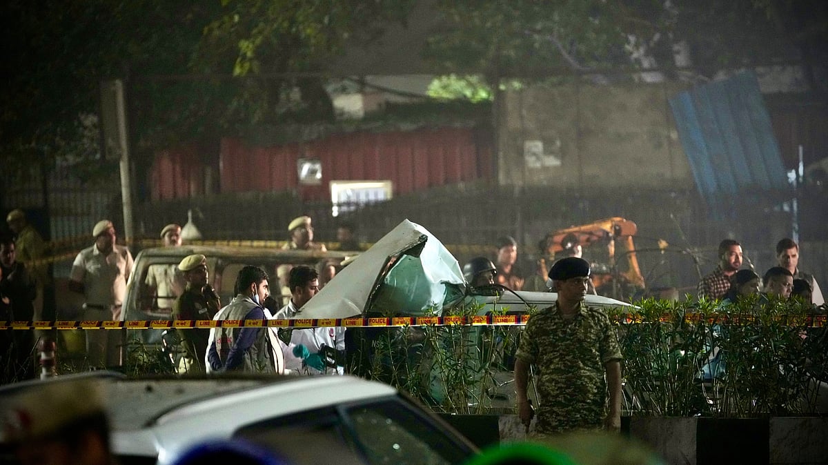 தில்லி கார் வெடிப்பு: அல் ஃபலா பல்கலைக்கழக தலைவரைக் கைது செய்தது அமலாக்கத் துறை 