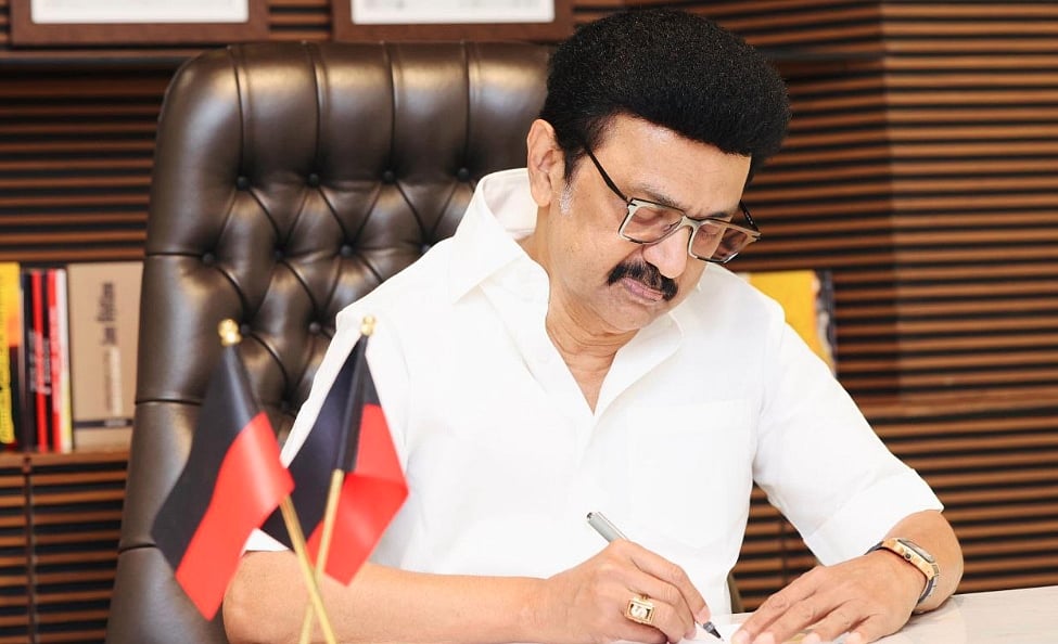 தேசிய பத்திரிகை தினம்:
முதல்வா் வாழ்த்து!