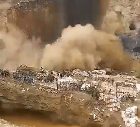 காங்கோ: சுரங்க விபத்தில் 32 போ் உயிரிழப்பு