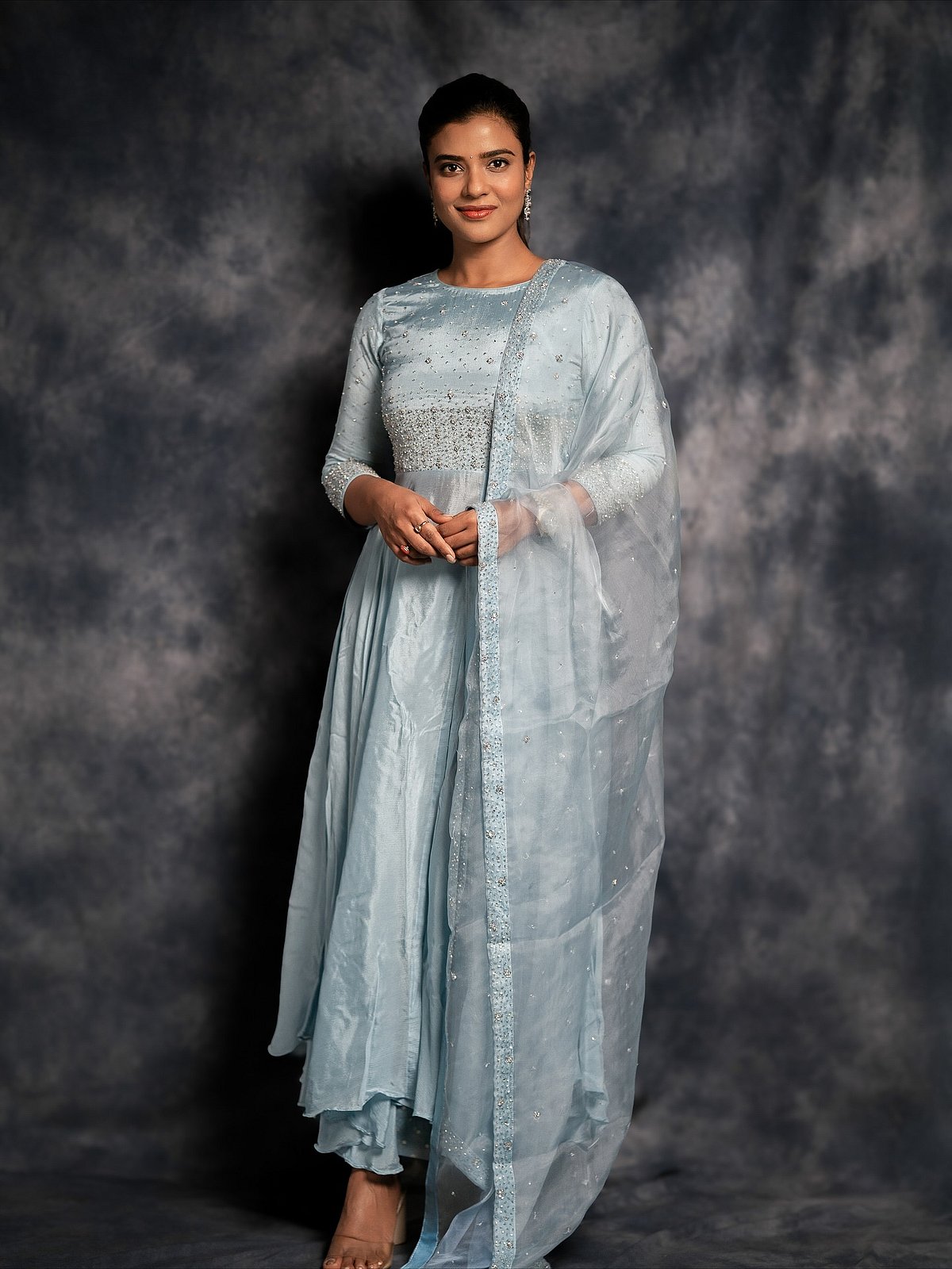 நீயாக இரு... ஐஸ்வர்யா ராஜேஷ்!