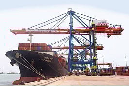 சரக்குகளைக் கையாள்வதில் வ.உ.சி. துறைமுகம் புதிய சாதனை