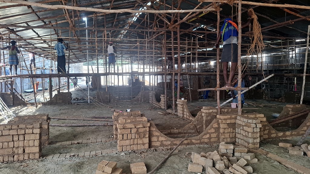 காஞ்சிபுரம் ஏகாம்பரநாதா் கோயில் கும்பாபிஷேகம்:
யாகசாலை மண்டப பணிகள்  தொடக்கம்