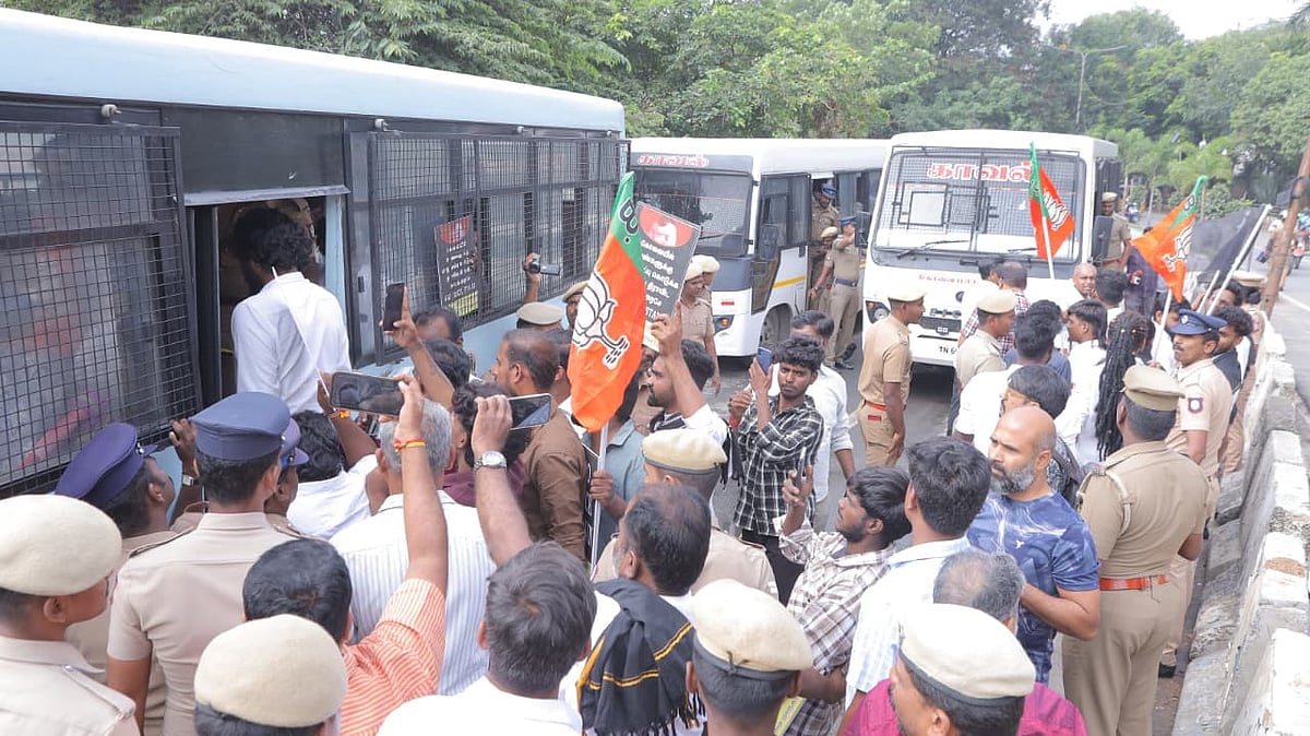 கோவை வரும் முதல்வர் ஸ்டாலினுக்கு எதிராக கருப்புக் கொடி போராட்டம்: ஏராளமானோர் கைது 