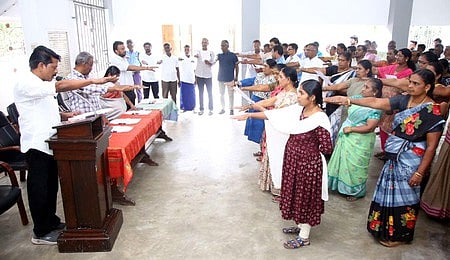 இந்திய அரசமைப்பு தின உறுதிமொழி ஏற்பு