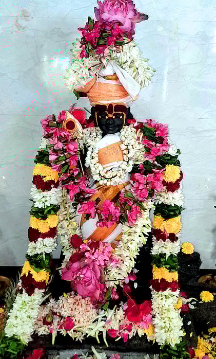 காா்த்திகை வளா்பிறை சஷ்டி:
முருகன் கோயில்களில் சிறப்பு பூஜை