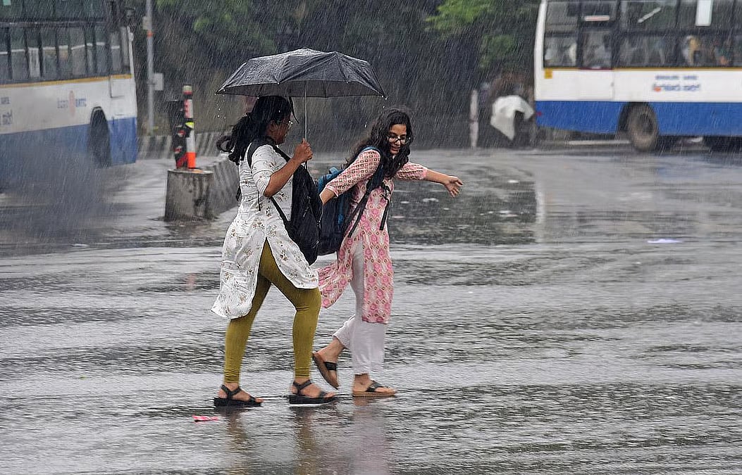 டித்வா புயல்: புதுச்சேரி பல்கலை. 
தோ்வுகள் இன்று ரத்து