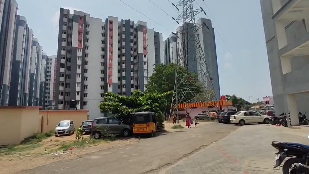 கோவையில் அடுத்தடுத்து 13 வீடுகளில் 56 பவுன், ரூ.3 லட்சம் திருட்டு: மர்ம நபர்களுக்கு வலைவீச்சு