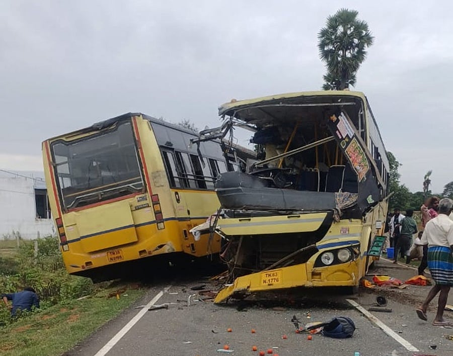 சிவகங்கை கோர விபத்து: குடியரசு துணைத் தலைவா், தலைவா்கள் இரங்கல்