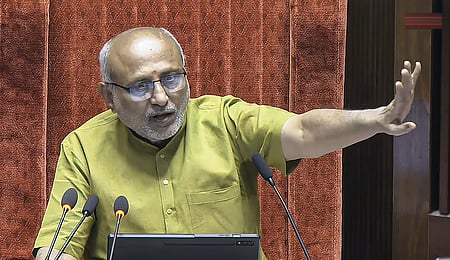 குடிமைப் பணியாளா்கள் பொறுப்புடன் செயல்பட வேண்டும்: சி.பி.ராதாகிருஷ்ணன்