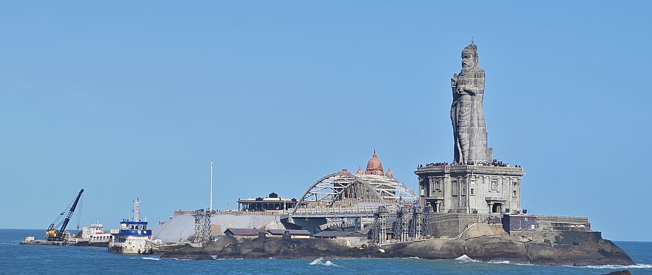 குமரி விவேகானந்தா் மண்டபம், 
திருவள்ளுவா் சிலைக்கு 
நவம்பரில் 2.50 லட்சம் போ் வருகை