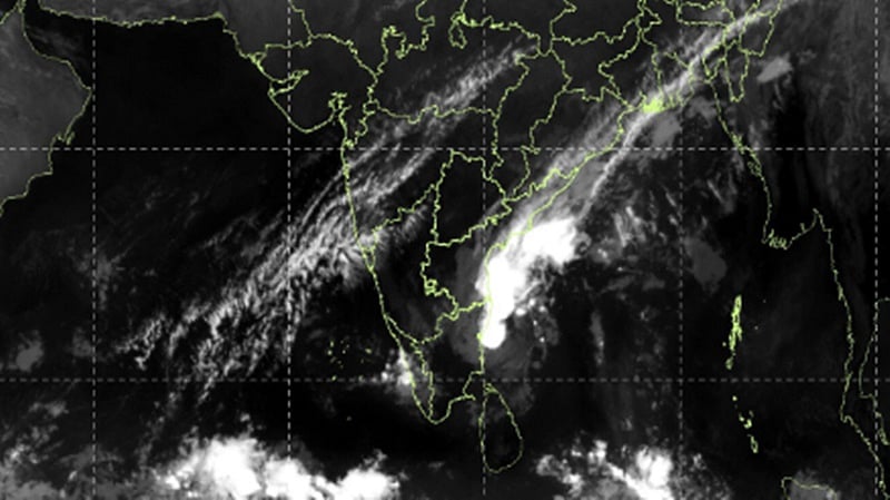 காற்றழுத்த தாழ்வு மண்டலமாக வலுவிழந்த புயல் சின்னம்!