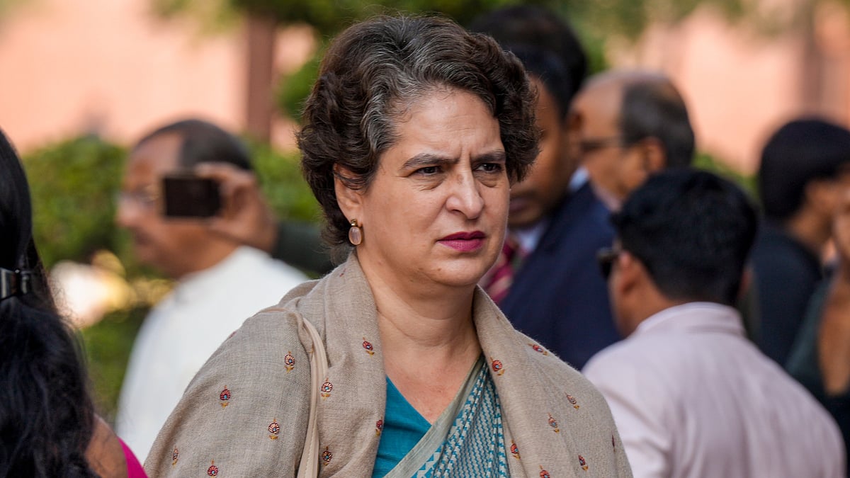 நாட்டின் மீது அவதூறு பரப்பும் திட்டத்துடன் அமெரிக்கா செல்லும் பிரியங்கா: பாஜக விமா்சனம்