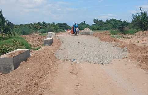 கோம்பை - பல்லவராயன்பட்டி இணைப்புச் சாலைப் பணிகளை 
விரைந்து முடிக்க வலியுறுத்தல்