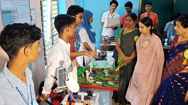 காரைக்காலில் மண்டல அளவிலான அறிவியல் கண்காட்சி  தொடக்கம்