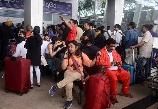 சென்னை விமான நிலையத்தில் 
7-ஆவது நாளாக 71 விமான சேவை ரத்து