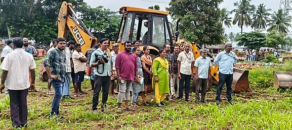 கோவில் நில ஆக்கிரமிப்பு குடியிருப்புகள் அகற்றம்