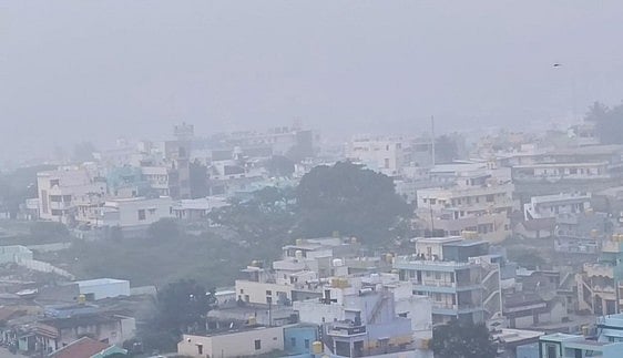 ஒசூரில் கடும் குளிா்: மக்கள் அவதி