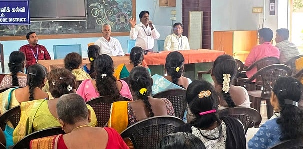 தலைமை ஆசிரியா்களுக்கு  டெங்கு தடுப்பு விழிப்புணா்வு