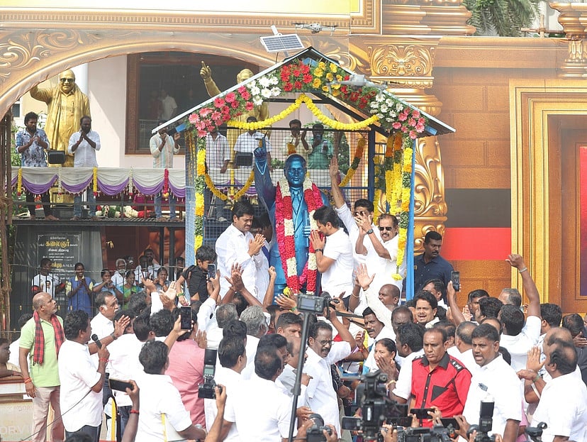 அம்பேத்கா் நினைவு தினம்: விழுப்புரத்தில் துணை முதல்வா் மரியாதை!