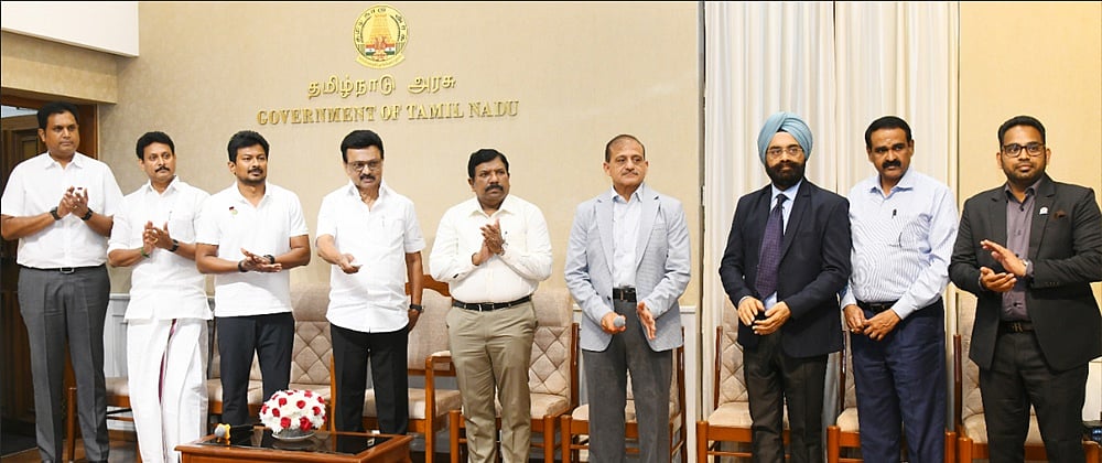 23 சிறு விளையாட்டு அரங்கம்:
முதல்வா் மு.க.ஸ்டாலின் அடிக்கல் நாட்டினாா்