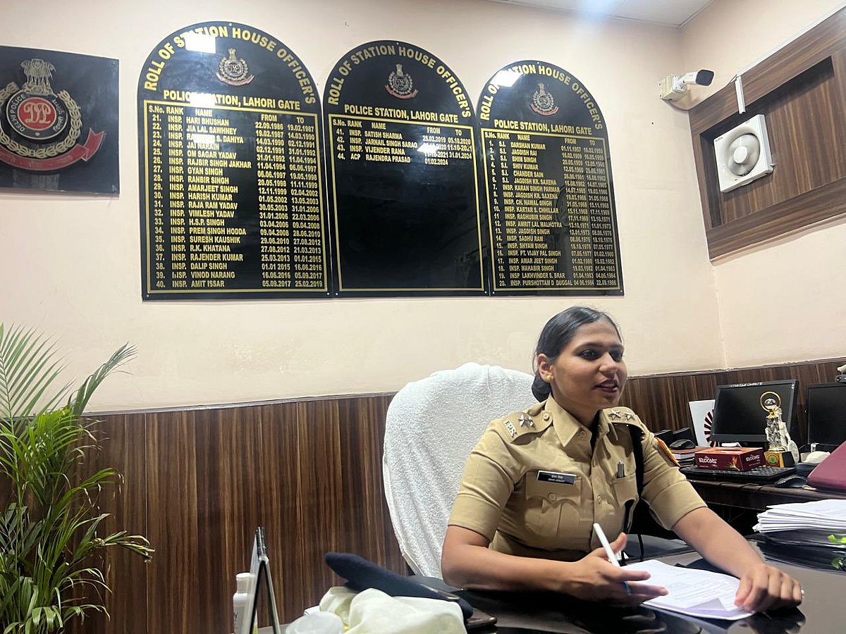 தவெக ஆனந்தை அலறவிட்ட சிங்கப் பெண்! விஜய் பேசியதைவிட அனல் பறந்தது இவர் பேச்சில்தான்!