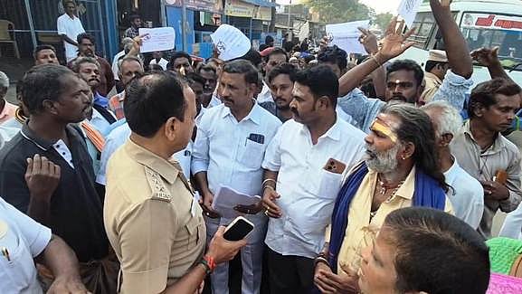 மதுபானக் கடைக்கு எதிா்ப்பு: சாலை மறியல்