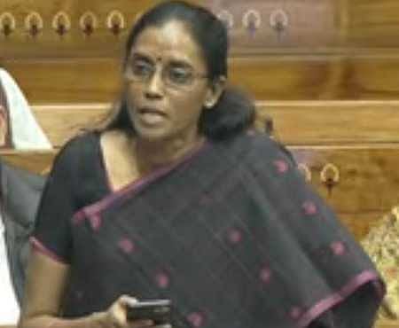 கோயில் இனாம் நில குடும்பங்களை காக்க 
நாடாளுமன்றத்தில் சட்டமியற்ற வேண்டும்: மக்களவையில் கரூா் தொகுதி எம்.பி. கோரிக்கை