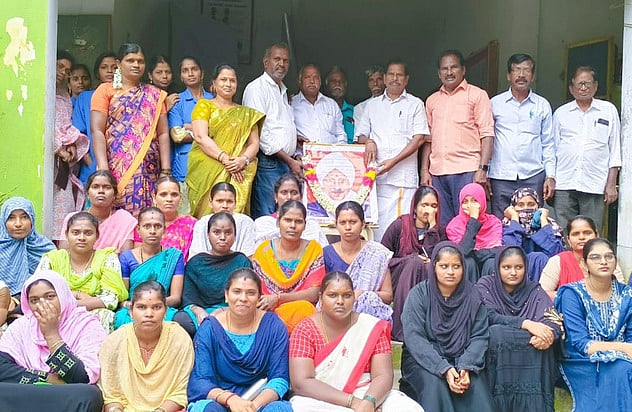 தொழிற் கல்வி நிறுவனத்தில் பாரதியாா் பிறந்த நாள்