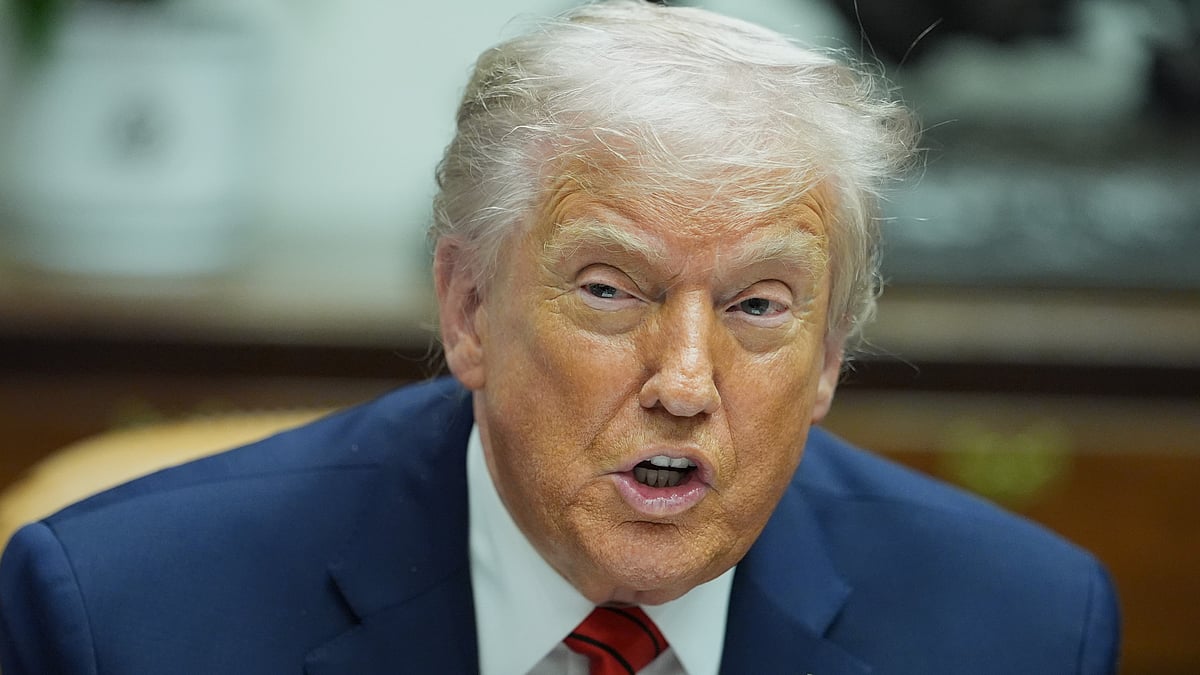 அமெரிக்க குடியுரிமை ரூ.9 கோடி
‘தங்க அட்டை’ திட்டத்தை அறிமுகம் செய்தாா் டிரம்ப் 