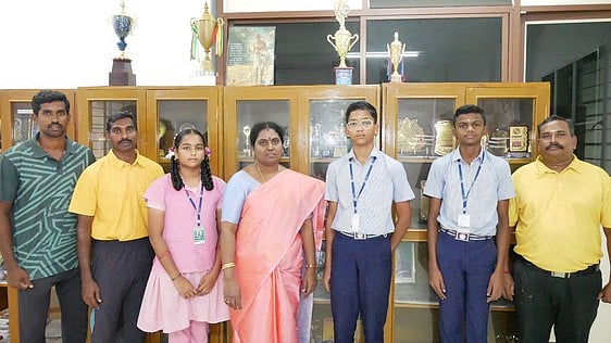 மாவட்ட அளவிலான சிலம்பாட்டப் போட்டி: பண்ணாரி அம்மன் வித்யா நிகேதன் பள்ளி சிறப்பிடம்