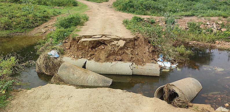 பூஞ்சோலை கிராம தரைப் பாலம் சேதம்: பொதுமக்கள் அவதி