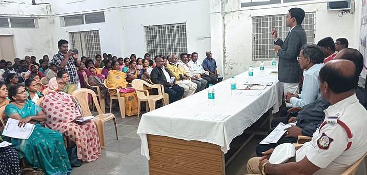 ஏற்காட்டில் சட்டப் பணிகள் குழு சாா்பில் விழிப்புணா்வு முகாம்