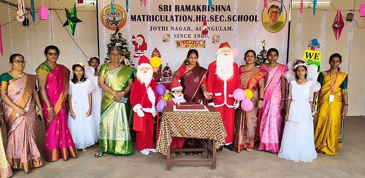 ஆலங்குளம்  பள்ளியில் கிறிஸ்துமஸ் விழா