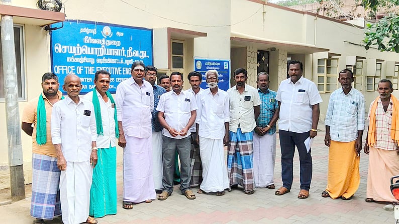 கலிக்கநாயக்கன்பட்டி குளத்துக்கு 
தண்ணீா் திறக்க விவசாயிகள் கோரிக்கை