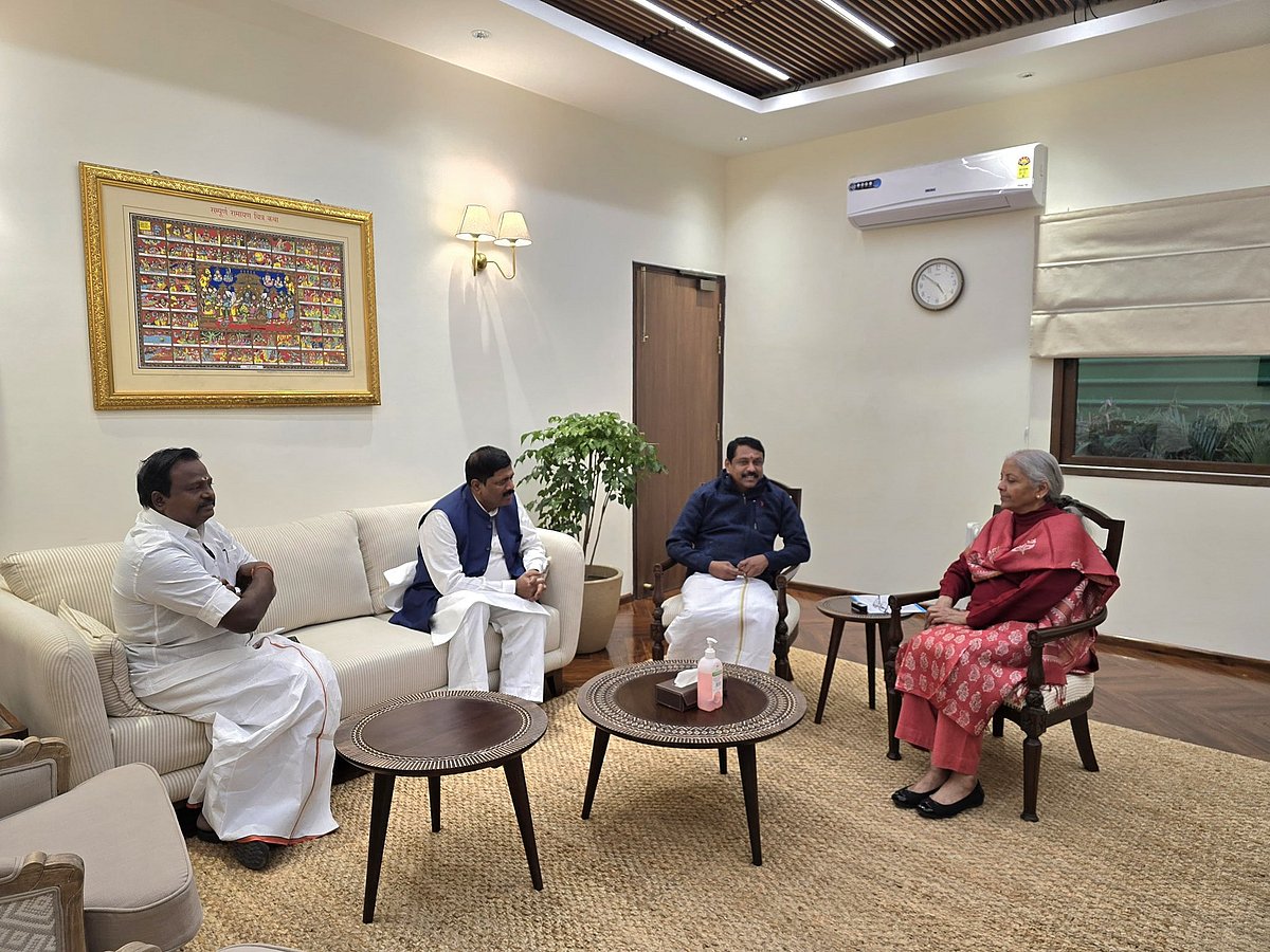 மத்திய நிதியமைச்சர் நிர்மலா சீதாராமனுடன் நயினார் நாகேந்திரன் சந்திப்பு 