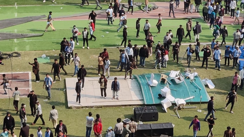 மெஸ்ஸி நிகழ்ச்சியில் ரசிகர்கள் ஆவேசம்!