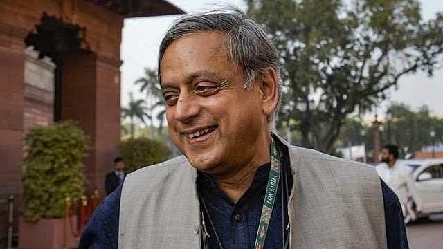 பாஜக வெற்றி! திருவனந்தபுர காங்கிரஸ் எம்.பி. சசி தரூர் வாழ்த்து!