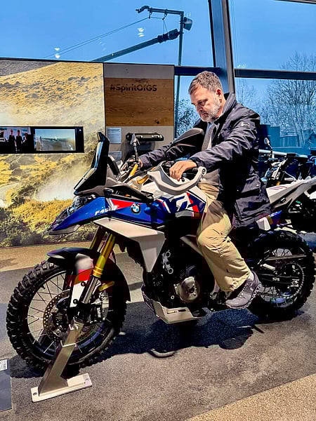 இந்தியாவில் உற்பத்தி குறைகிறது:
மத்திய அரசு மீது ராகுல் குற்றச்சாட்டு