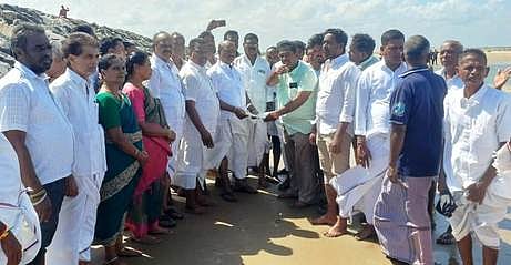 ரூ.40 கோடியில் முகத்துவாரம் ஆழப்படுத்தும் பணி: எம்எல்ஏ ஆய்வு