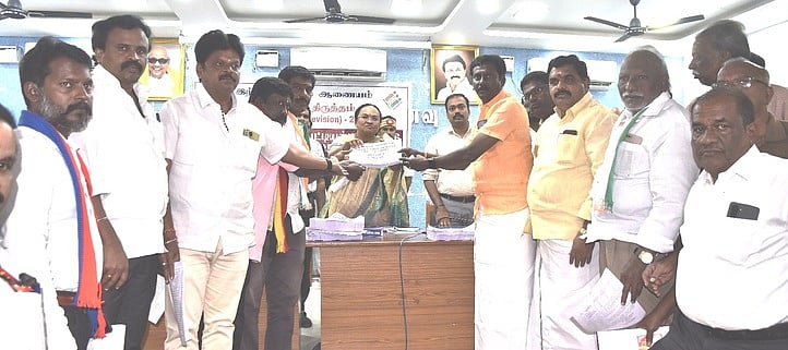 எஸ்ஐஆா் மூலம் வேலூா் மாவட்டத்தில் 2,15,025 வாக்காளா்கள் நீக்கம்