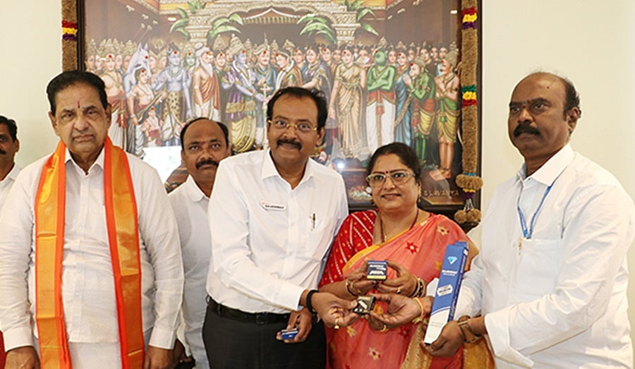 திருப்பதி தேவஸ்தானத்திற்கு ரூ.1.20 கோடி மதிப்புள்ள பிளேடுகள் நன்கொடை!