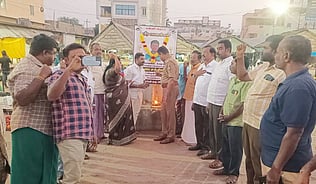 திருப்பரங்குன்றம்: தீக்குளித்து உயிரிழந்தவருக்கு தீப அஞ்சலி செலுத்திய 37 போ் கைது!