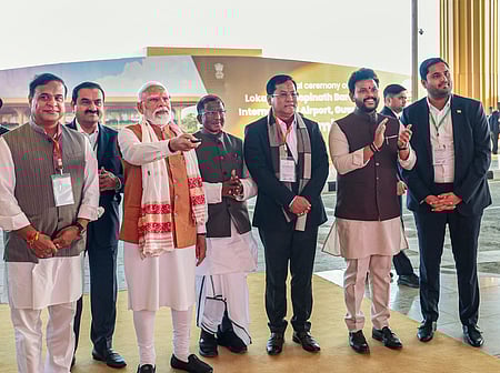 ஊடுருவலைத் தடுக்க கடும் நடவடிக்கை: பிரதமா் மோடி